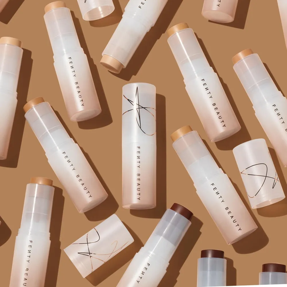 Fenty Beauty Eaze Drop Blur + Smooth Tint Stick Shade 9, foto 6