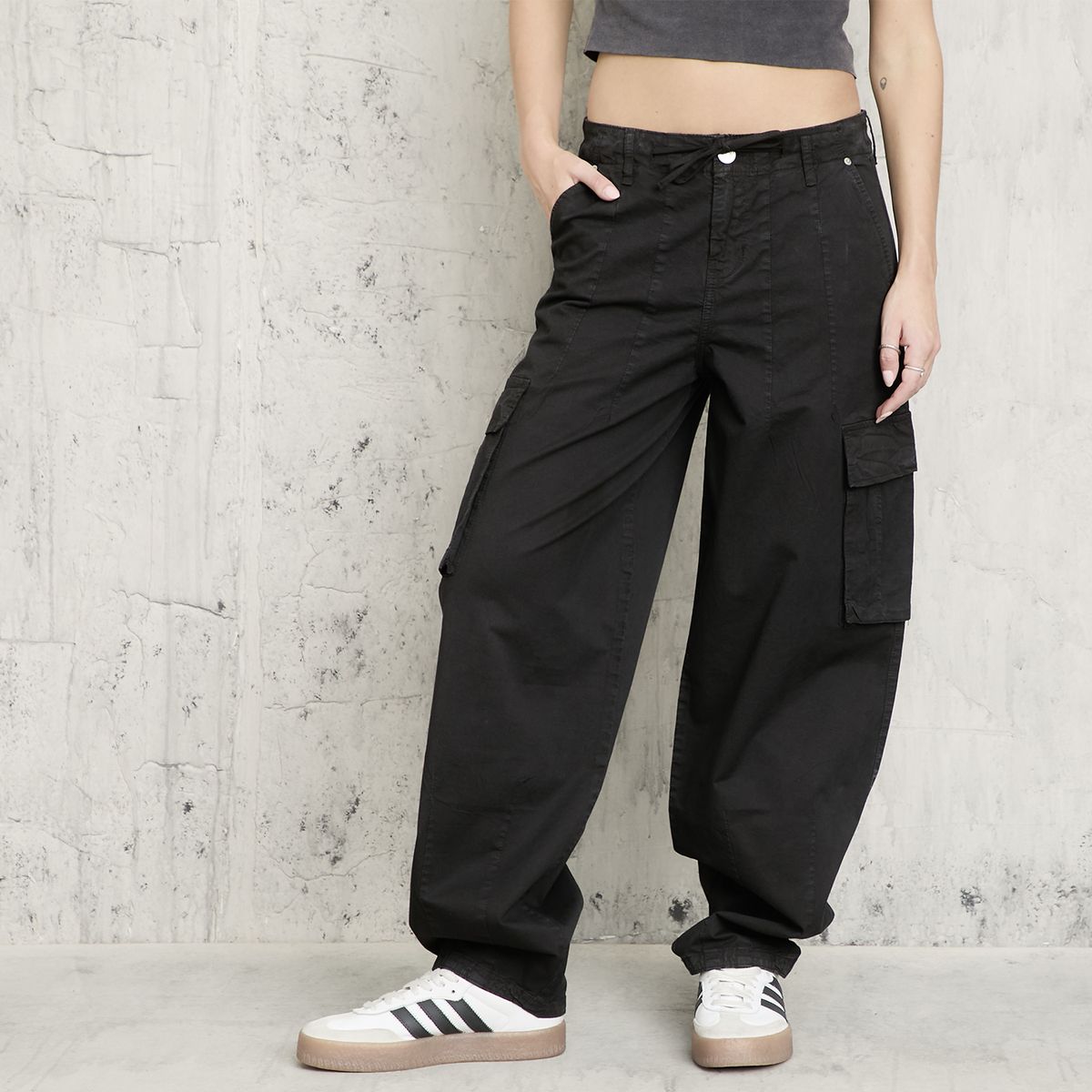 AMERICANINO - Pantalón Cargo Parachute Tiro Medio Mujer Americanino