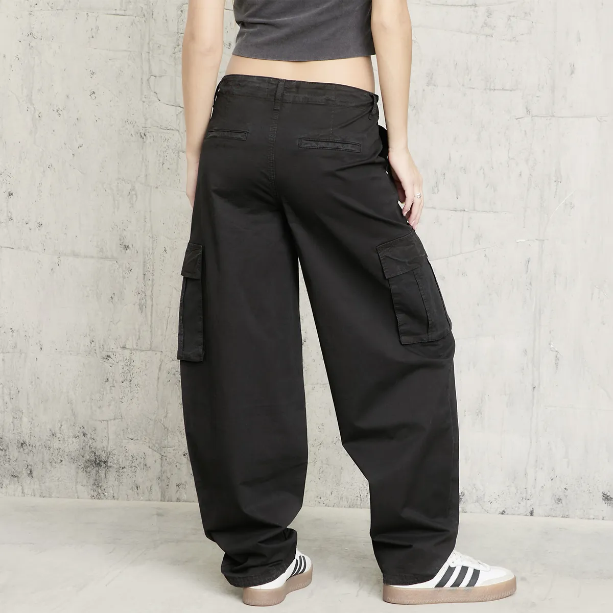 AMERICANINO - Pantalón Cargo Parachute Tiro Medio Mujer Americanino