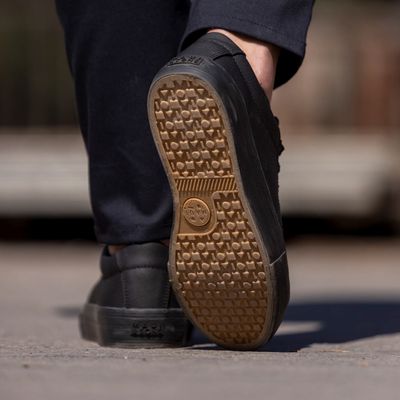 Imagen 2 del producto Zapatilla Escolar Niña Cuero Negro