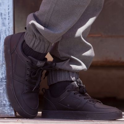 Imagen 1 del producto Zapatilla Escolar Niño Negro (39 a 44)