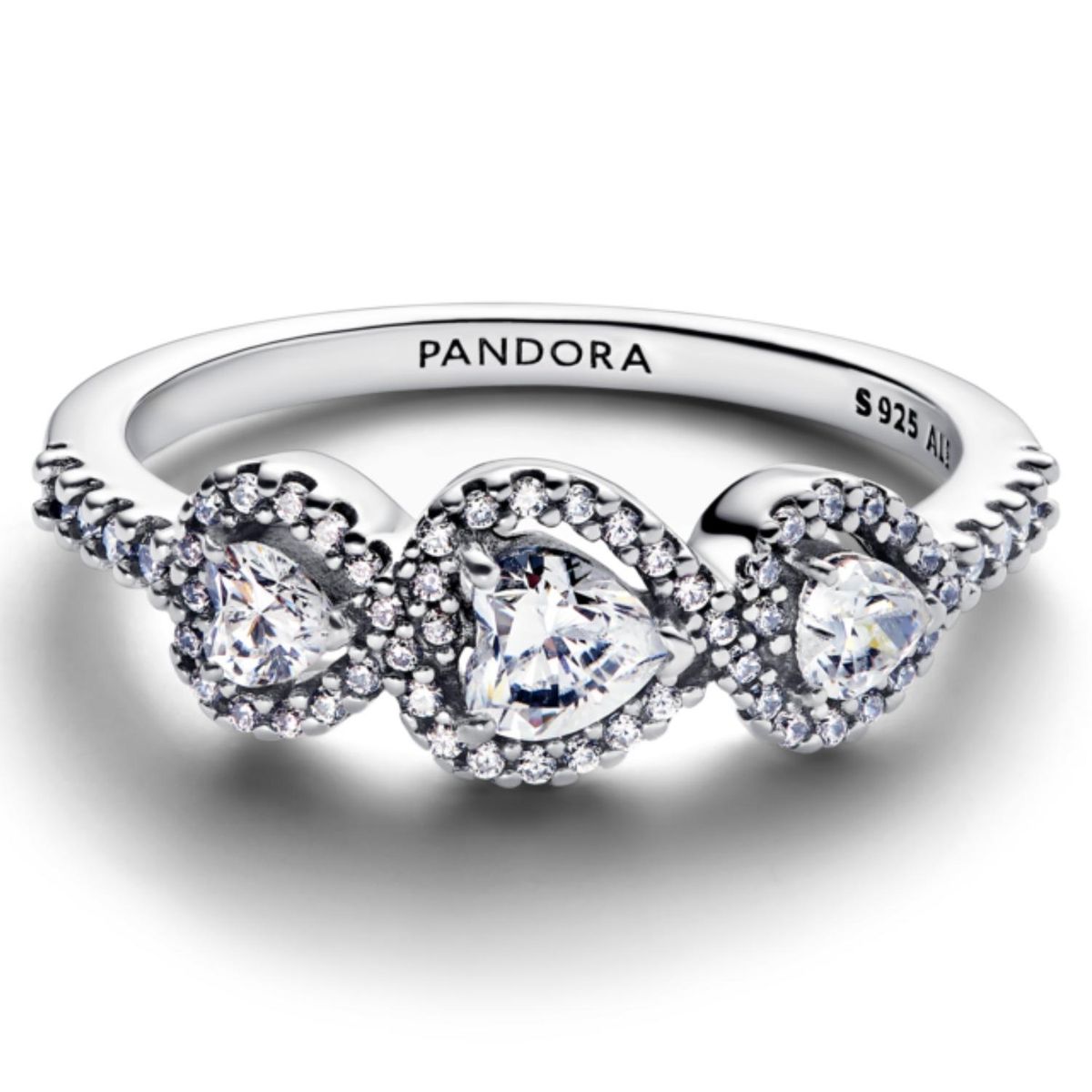 PANDORA - Anillo Trilogía de Corazones con Halo Pandora