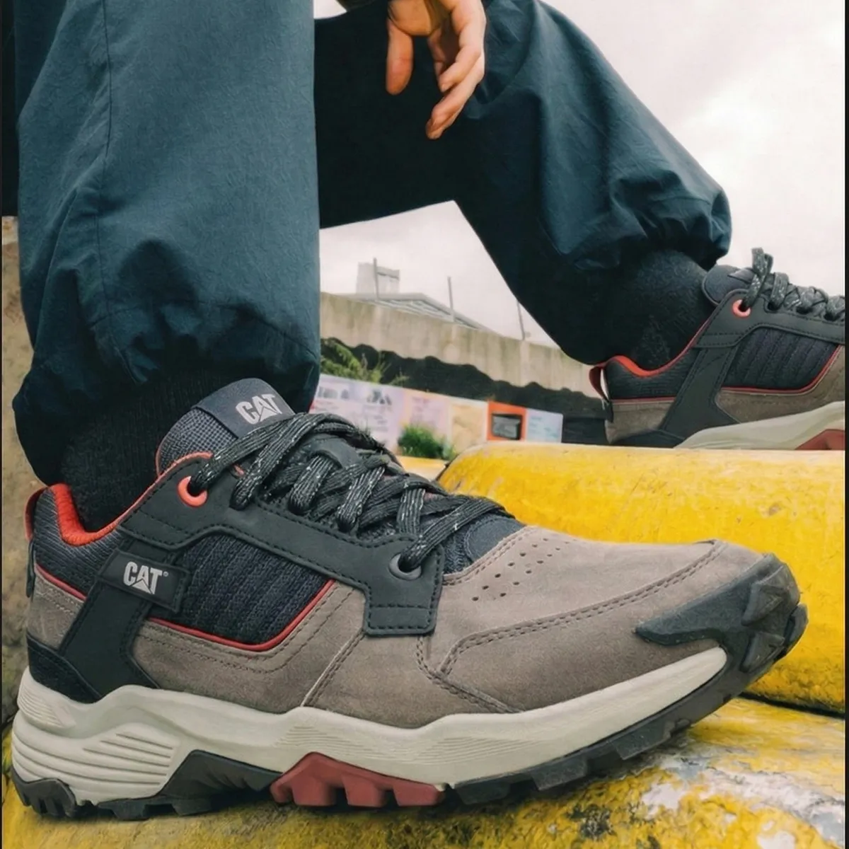 CAT - Zapatilla Urbana Hombre Cuero Gris Cat