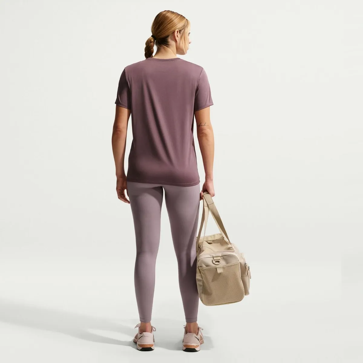 NIKE - Polera Deportiva Mujer Nike
