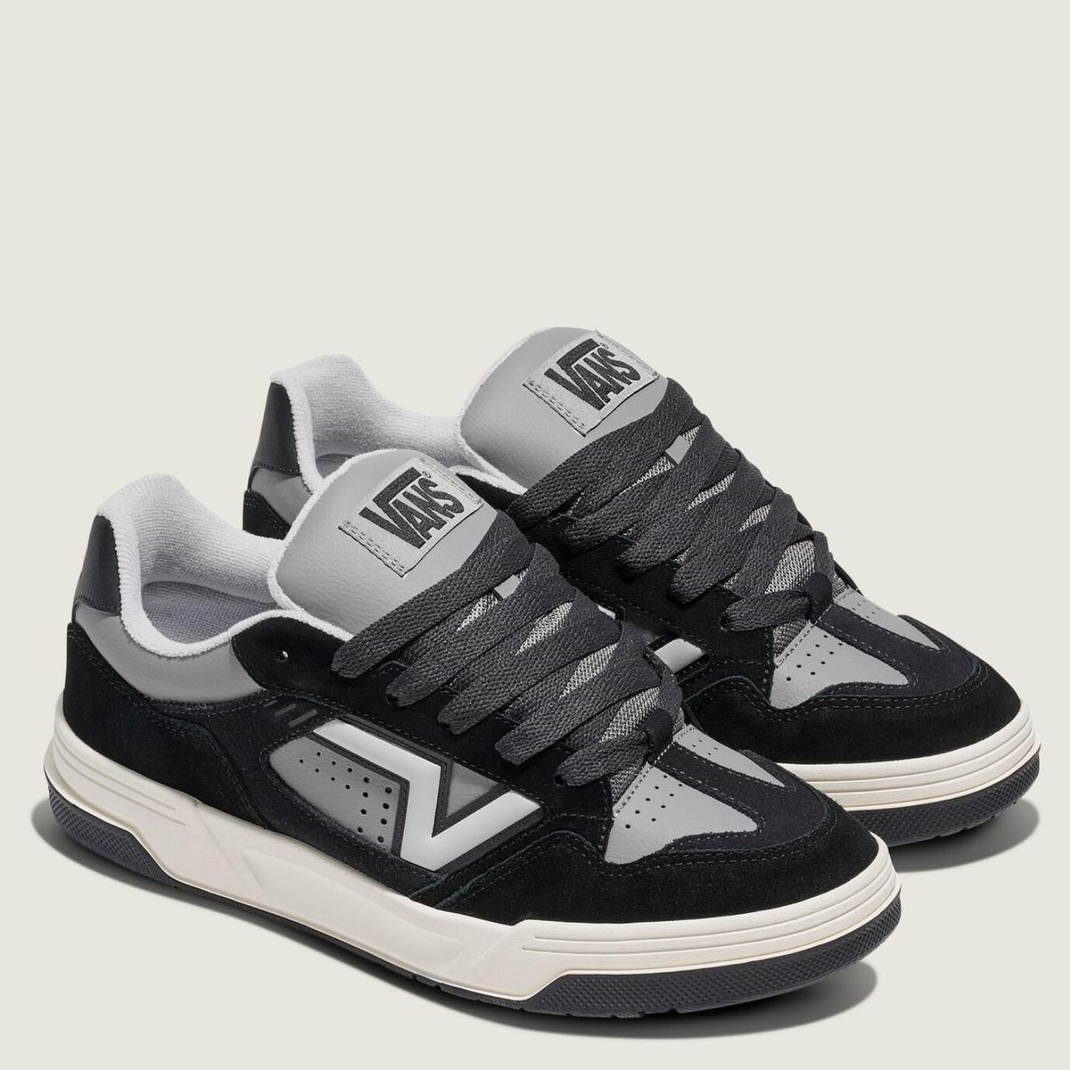 VANS - Upland Zapatilla Urbana Hombre Cuero Negro Vans