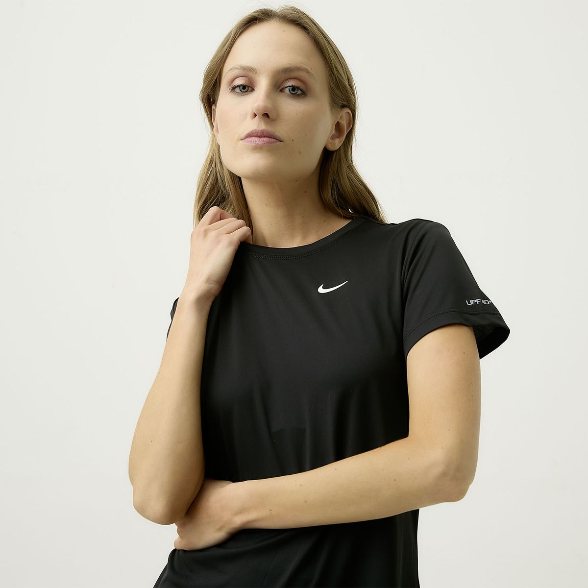 NIKE - Polera Deportiva UV Manga Corta Nike Mujer