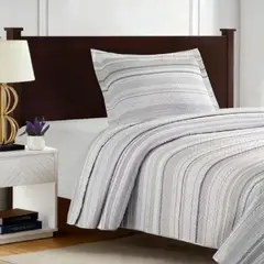 ILLUSIONS - Quilt Breda 1.5 Plazas Gris