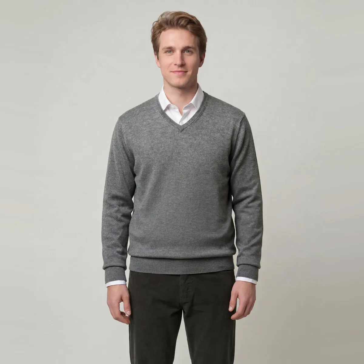 SAVILLE ROW - Sweater Liso Cuello V Lana Merino Saville Row