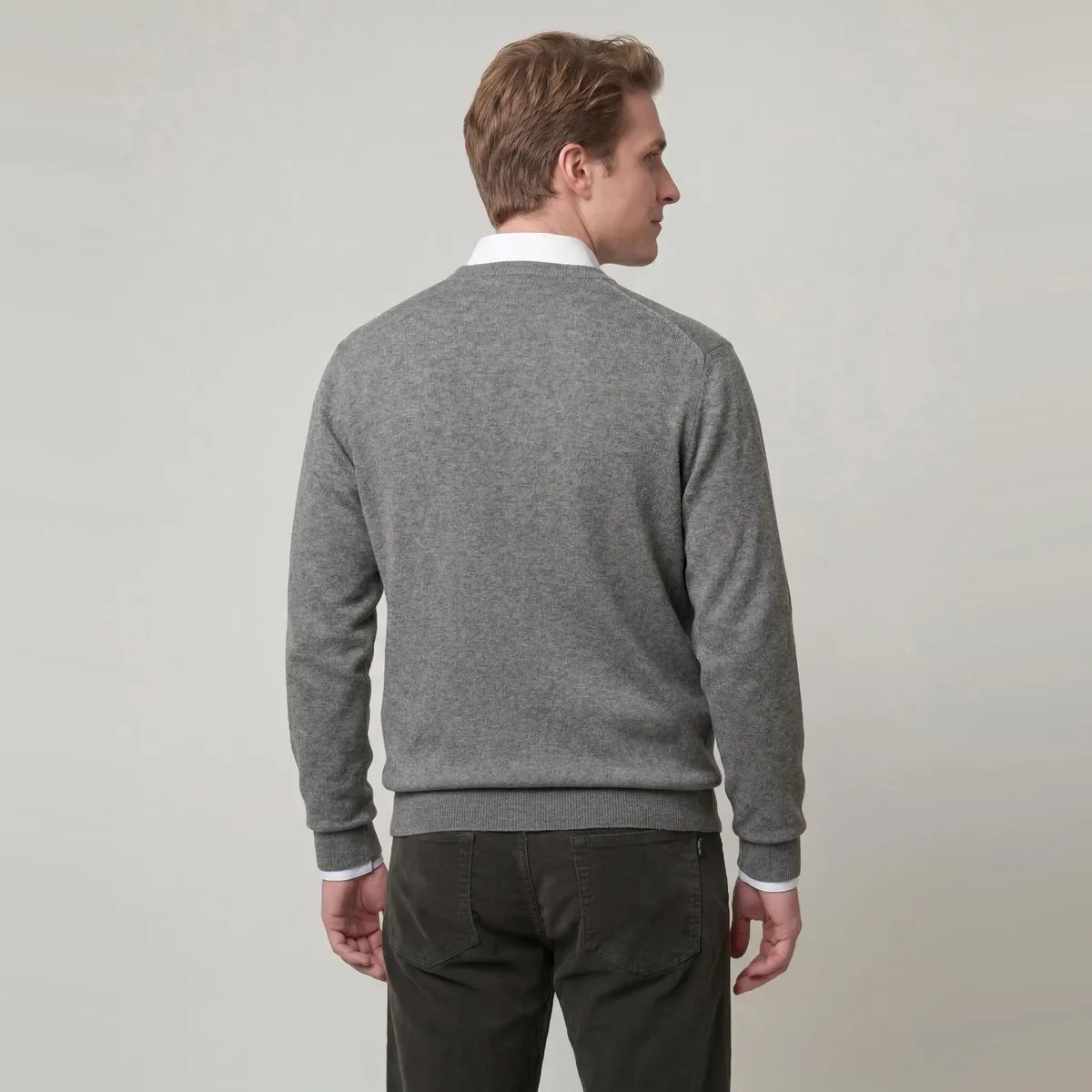 SAVILLE ROW - Sweater Liso Cuello V Lana Merino Saville Row