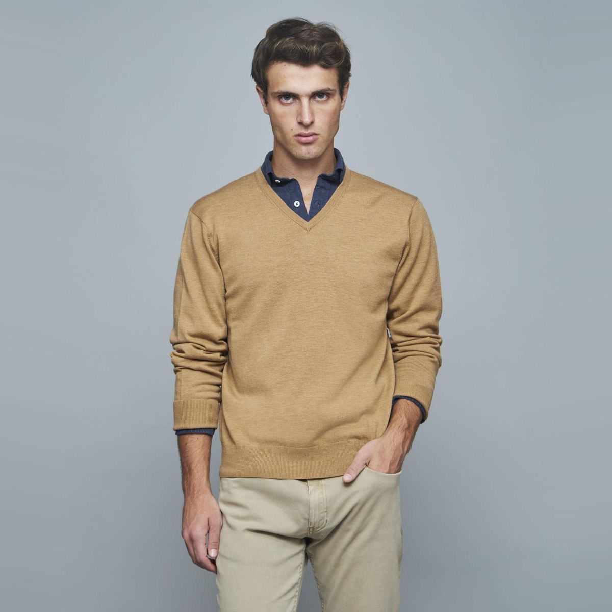 SAVILLE ROW - Sweater Liso Cuello V Lana Merino Saville Row
