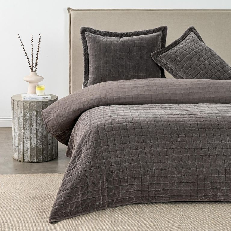 Quilt 2 Plazas Velvet Taupe Cannon