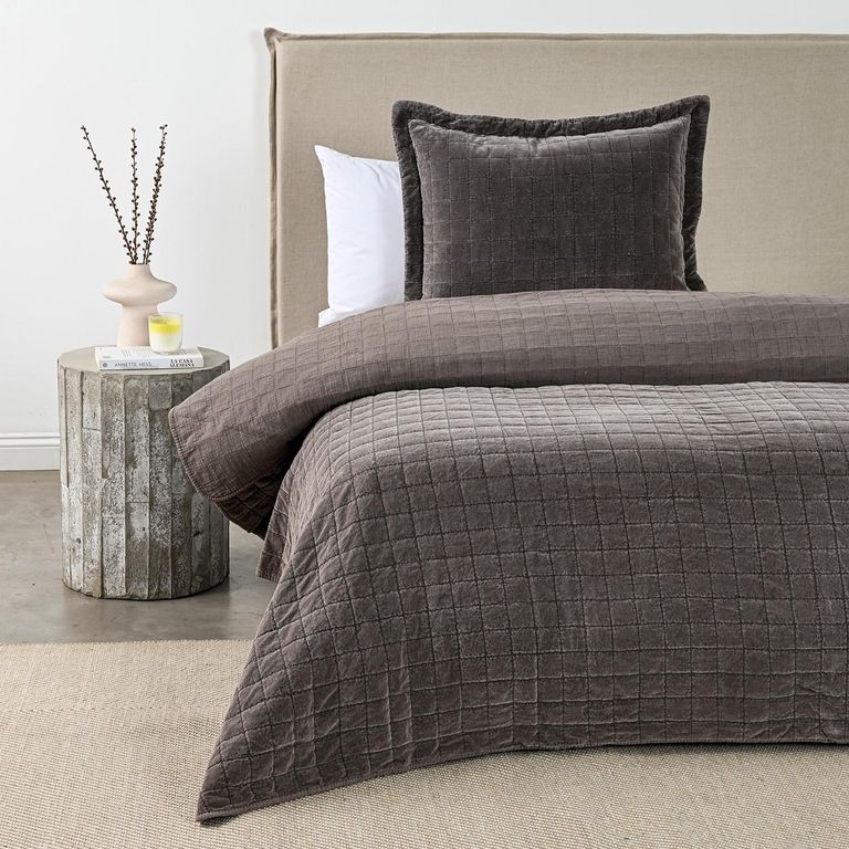 Quilt 1.5 Plazas Velvet Taupe Cannon