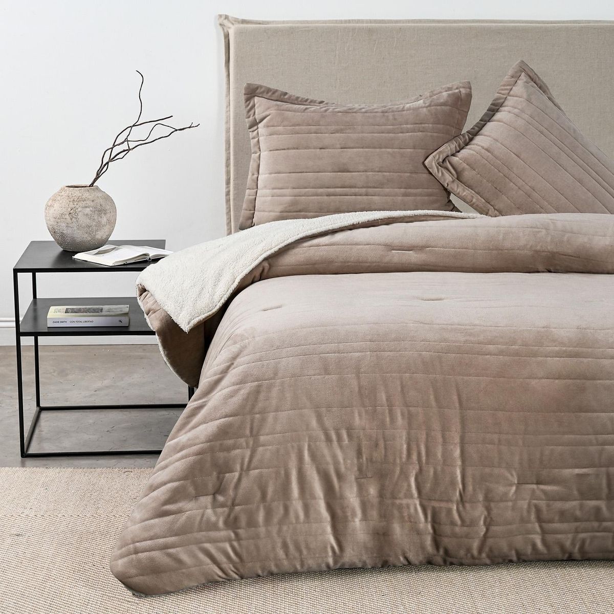ELEMENTS & CO - Plumón Velvet Sherpa Stripe Elements and Co