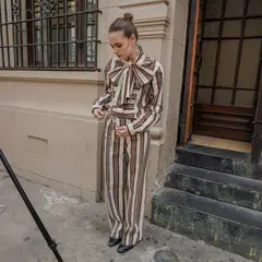 ROSSAMOLA - Pantalón Regular Tiro Medio Mujer