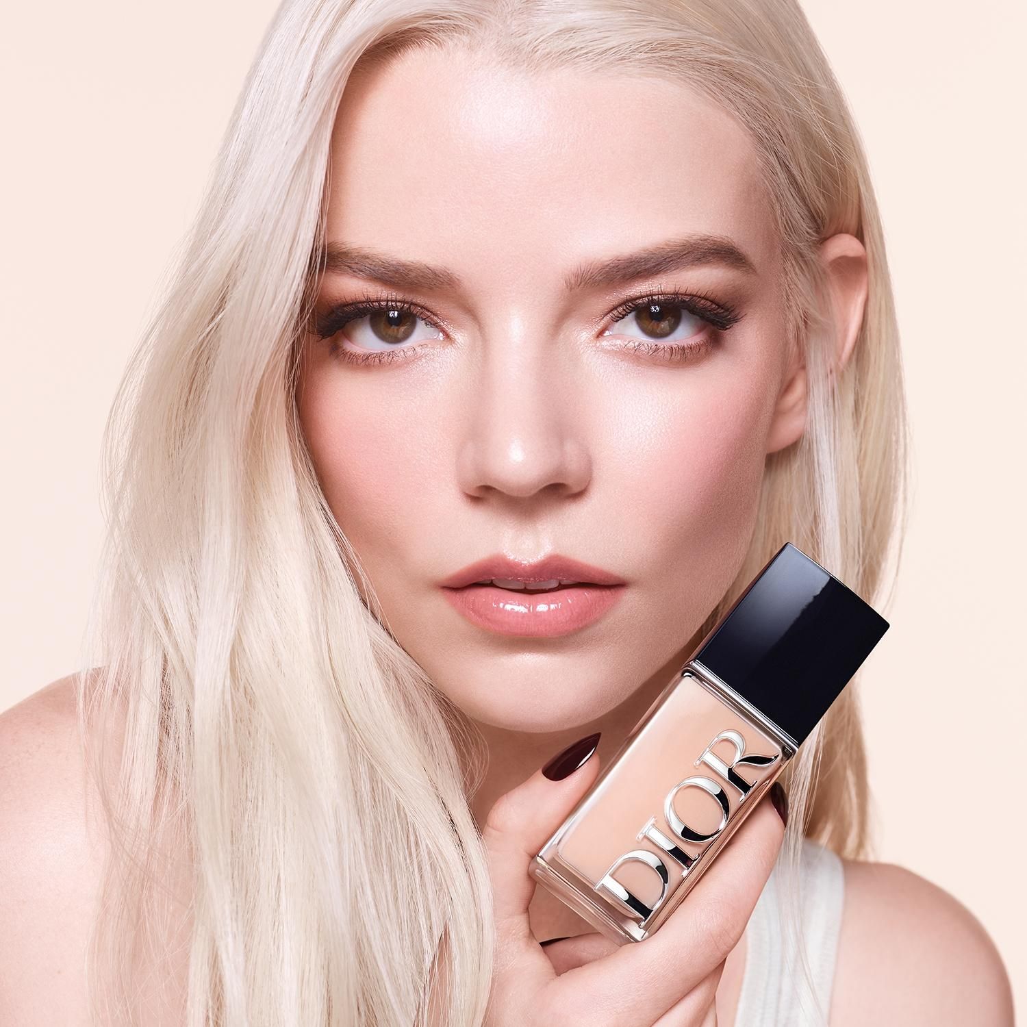 ディオール　skin glow 1w ディオール DIOR Dior Forever Skin Glow - Base De Maquillaje Luminosa Duración
