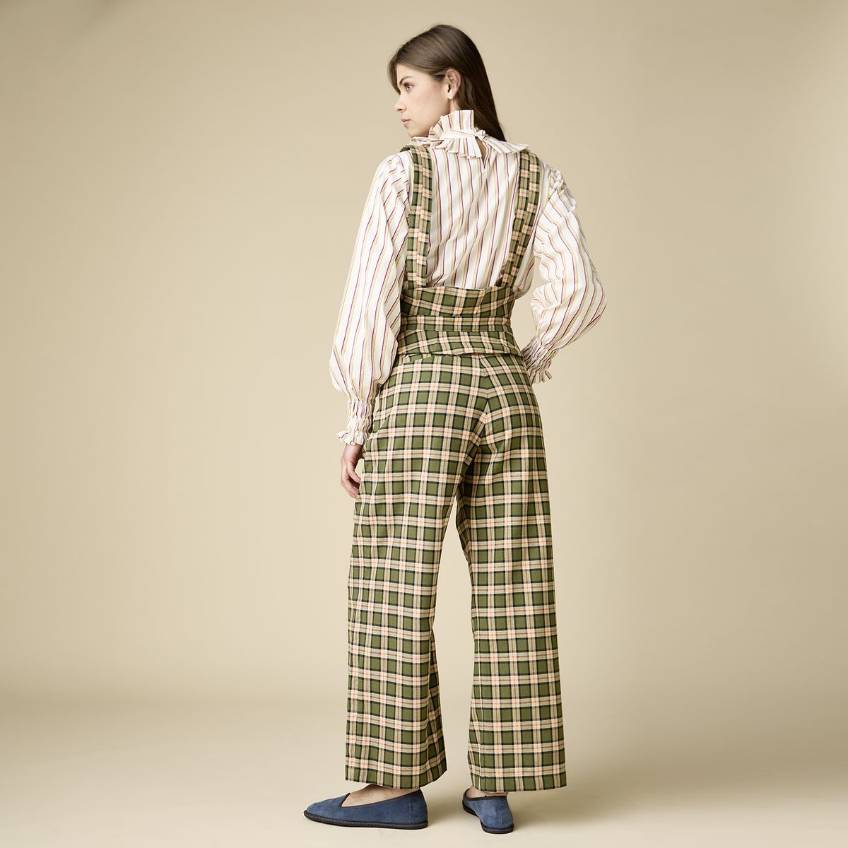 CAER EN GRACIA - Pantalón Regular Tiro Medio Mujer Caer En Gracia