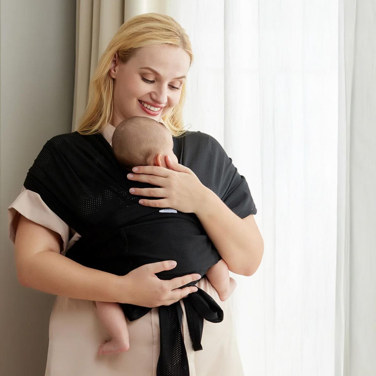 MOMCOZY - Portabebe Fular Malla Negro Momcozy