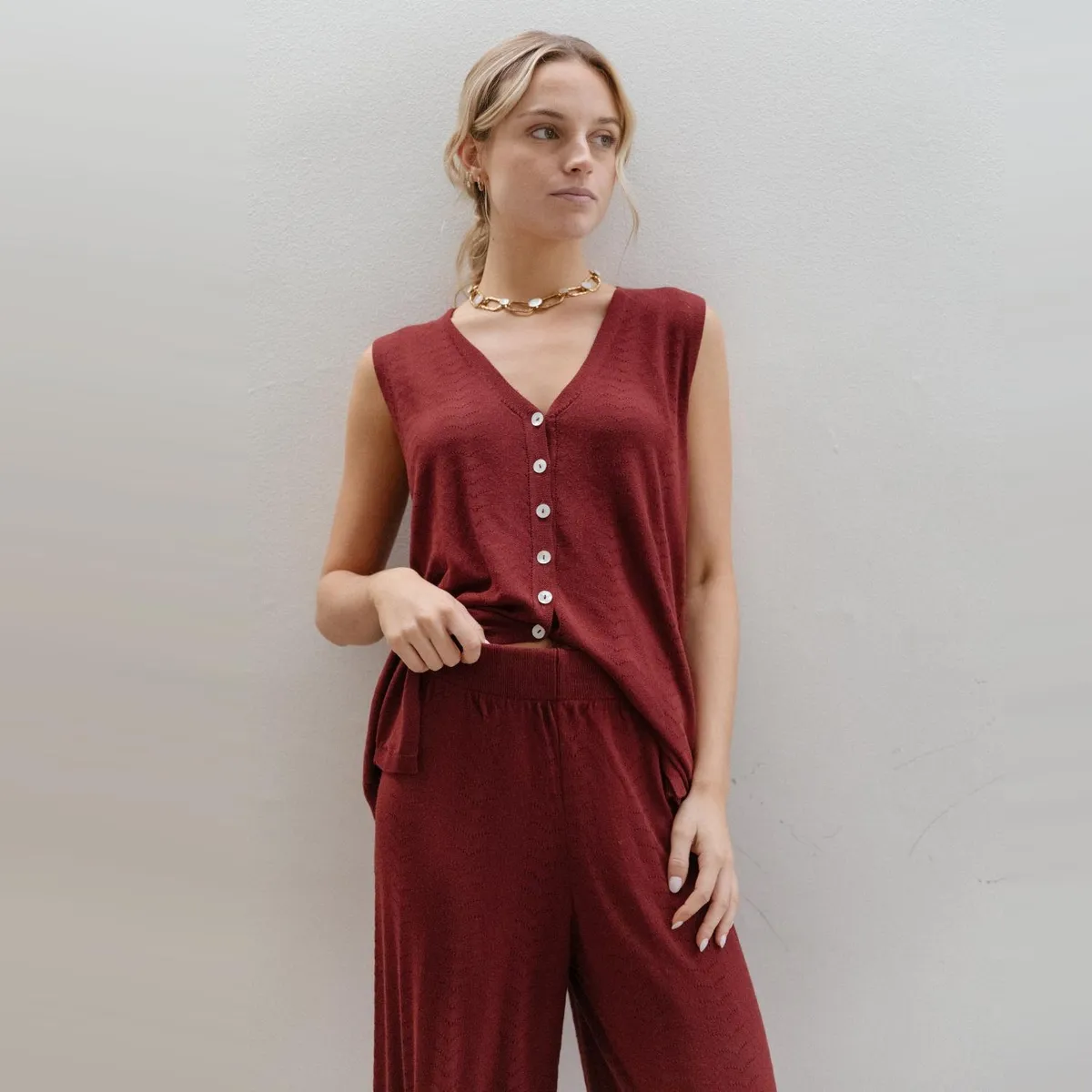 ADEU - Pantalón Ondas Regular Tiro Medio Mujer Adeu