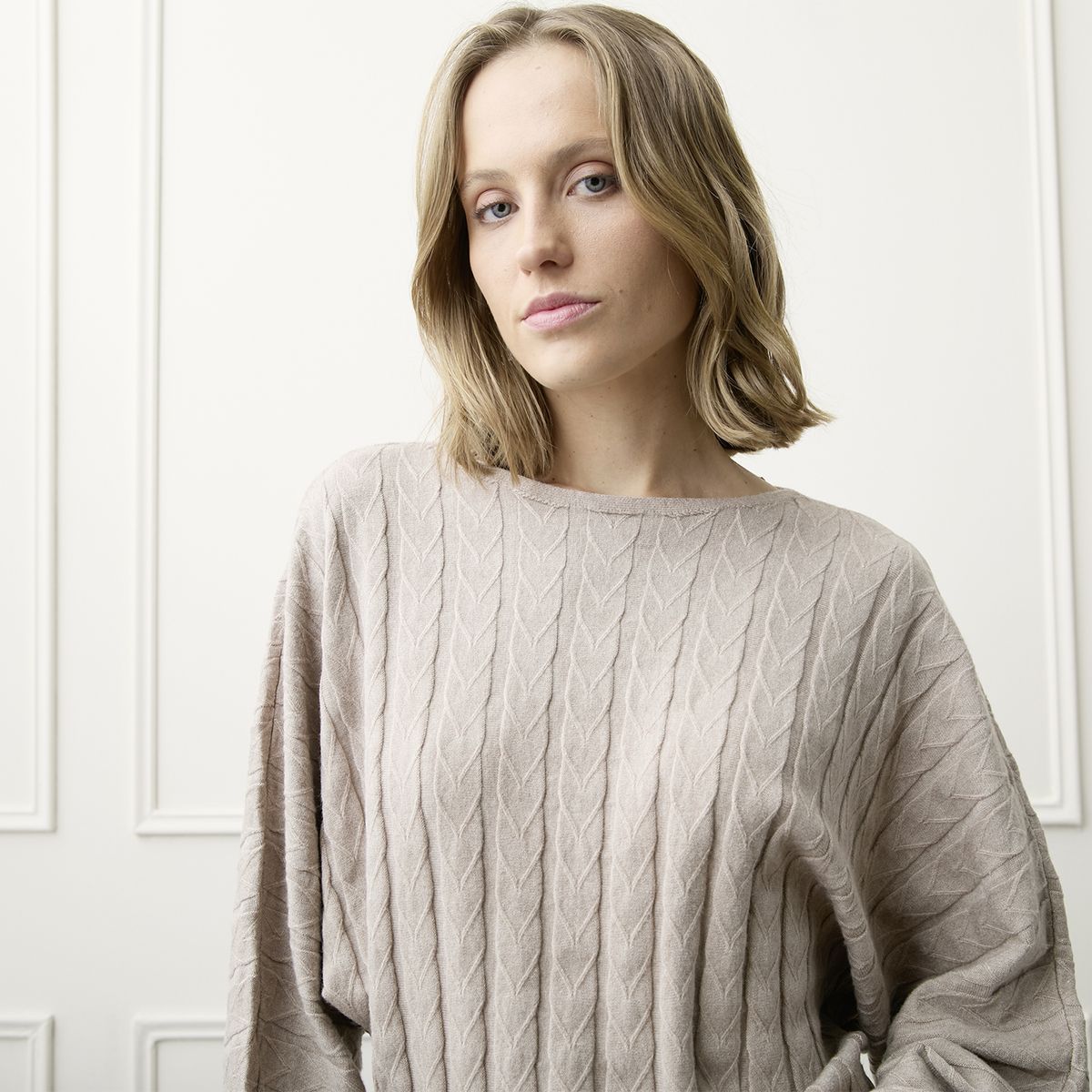 BASEMENT - Sweater Mujer Basement