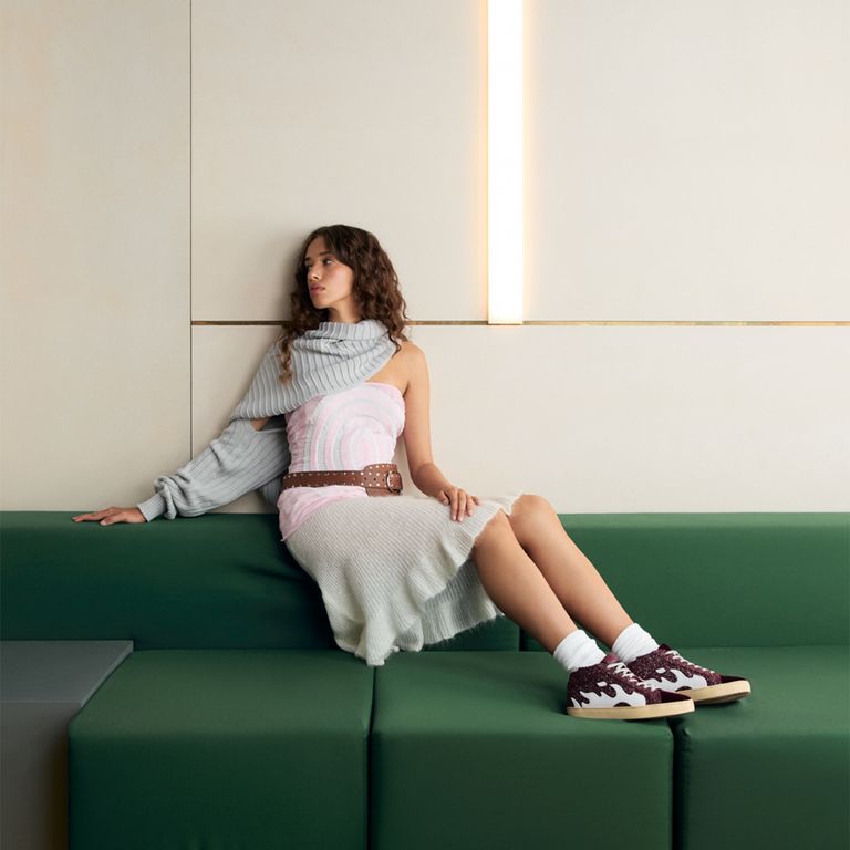 Zapatilla Urbana Mujer Cuero Burdeo