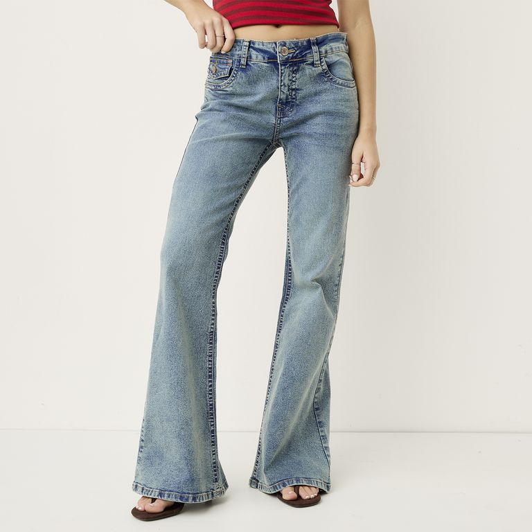 Jeans Flare Tiro Medio Mujer