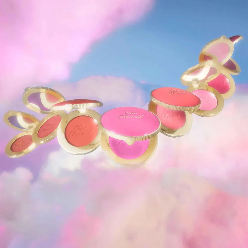 Too Faced Cloud Crush Blush Crimson Skies, foto 10