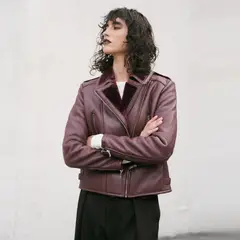 HER - Gamulan Corto Burdeo 100% Cuero Mujer