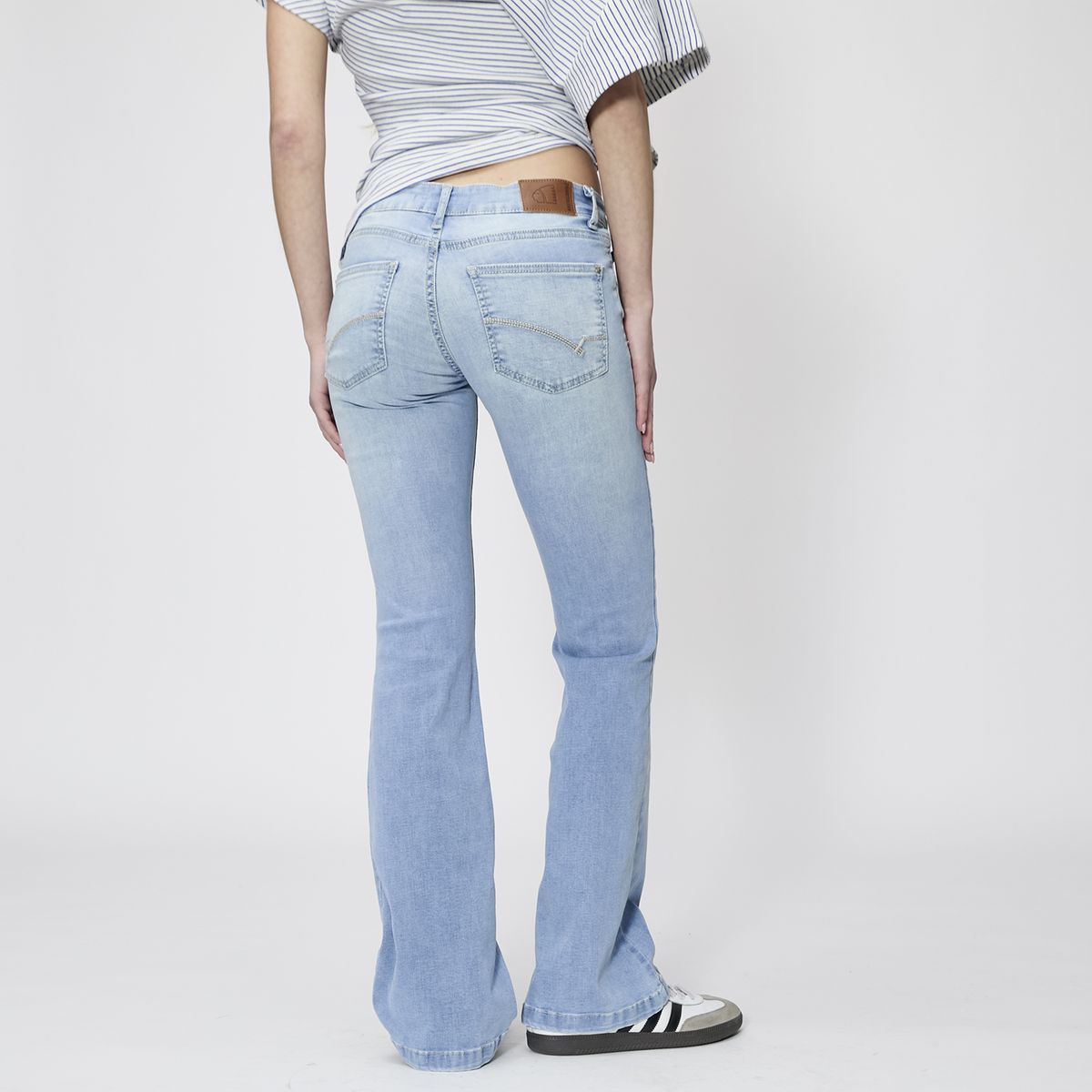 AMERICANINO - Jeans Tiro Medio Flare Mujer Americanino
