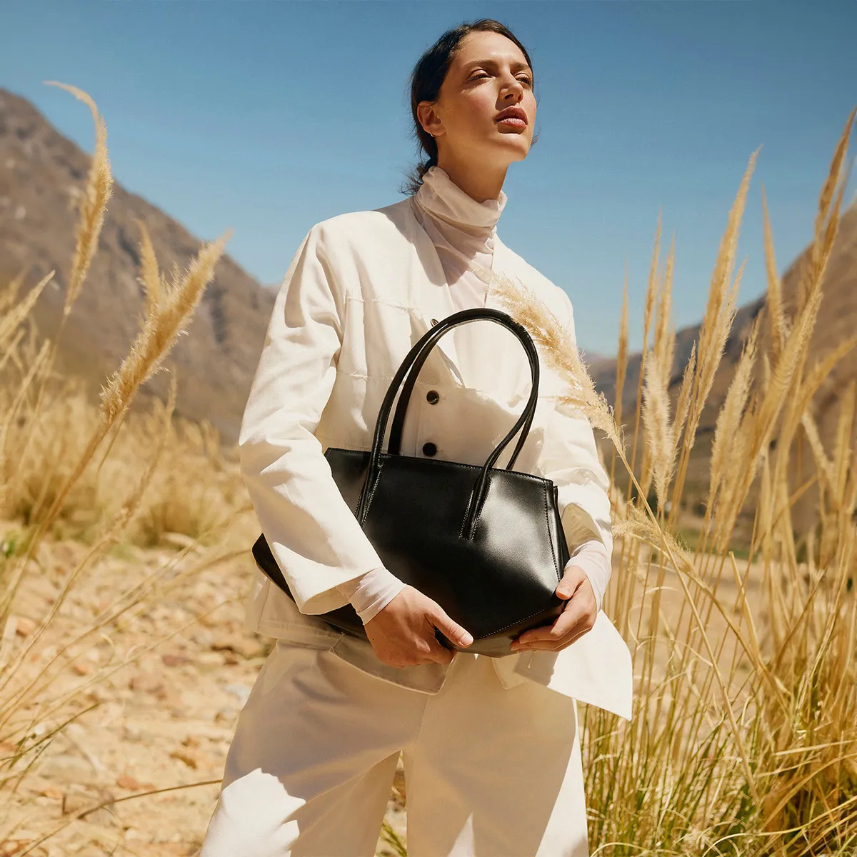 CAROLINA FLORES HANDMADE - Bolso Zoe Maxi Negro 100% Cuero Carolina Flores Handmade