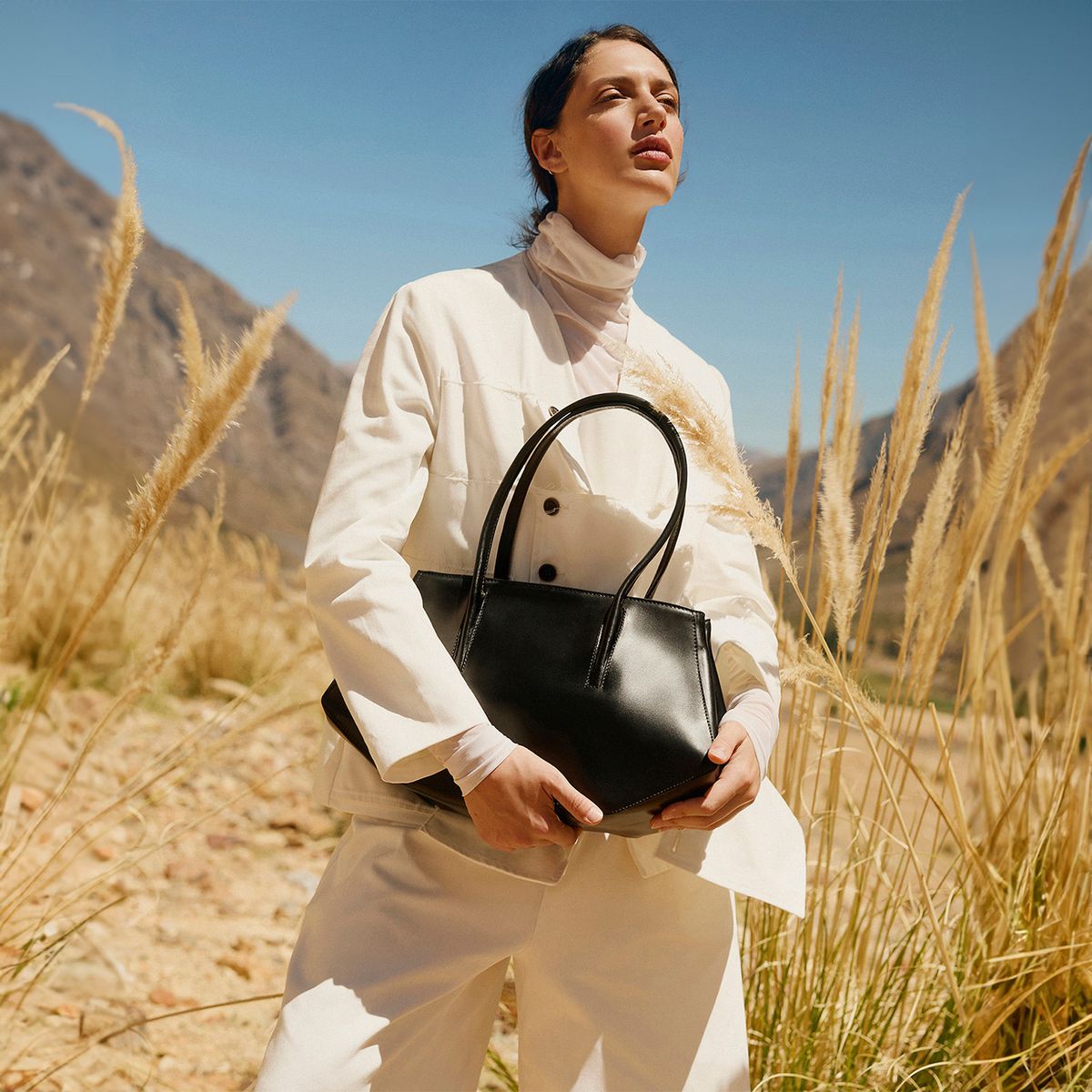 CAROLINA FLORES HANDMADE - Bolso Zoe Maxi Negro 100% Cuero Carolina Flores Handmade