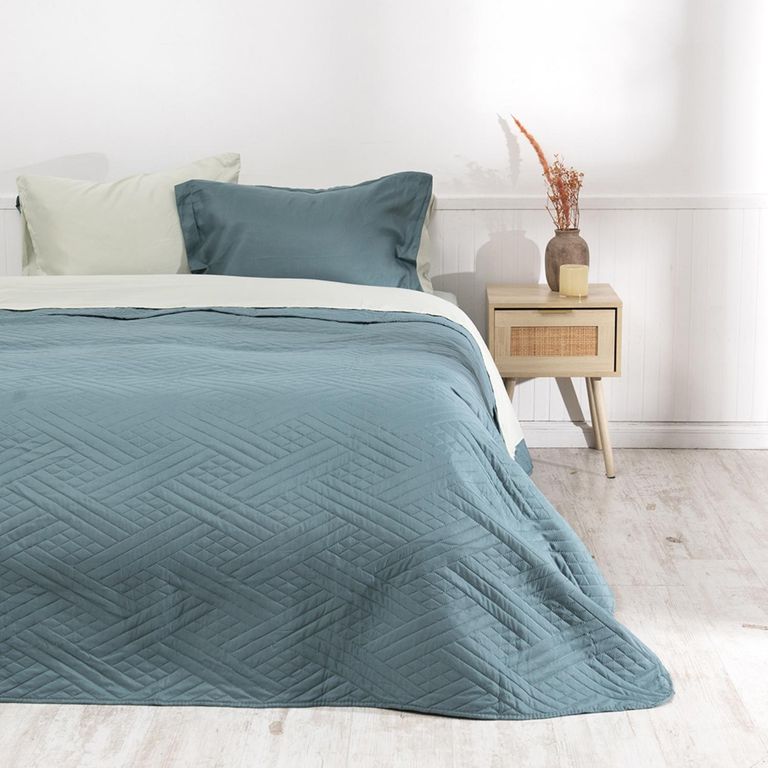 Juego de Cama Liso: Cubrecama + Sábanas + Fundas