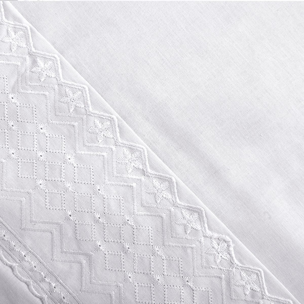 MASHINI - Sábana Broderie Geo 1.5 Plazas Blanco Mashini