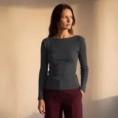 OCHI AND CO - Polera Mujer Escote Almendra