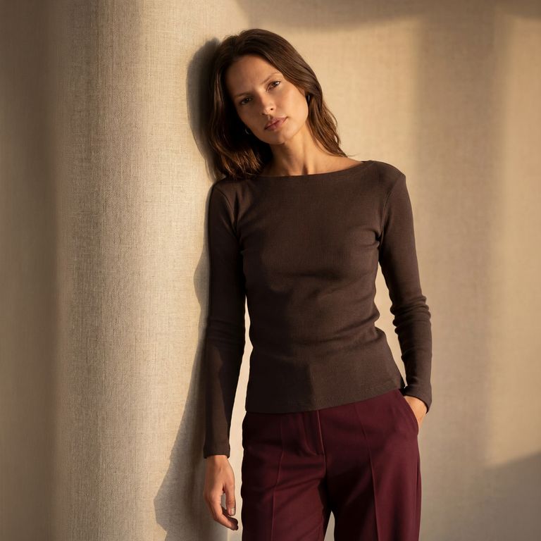 Polera Mujer Escote Almendra