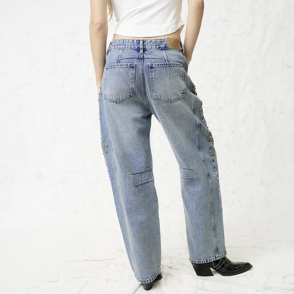 AMERICANINO - Jeans Baggy Tiro Medio Tachas Mujer Americanino