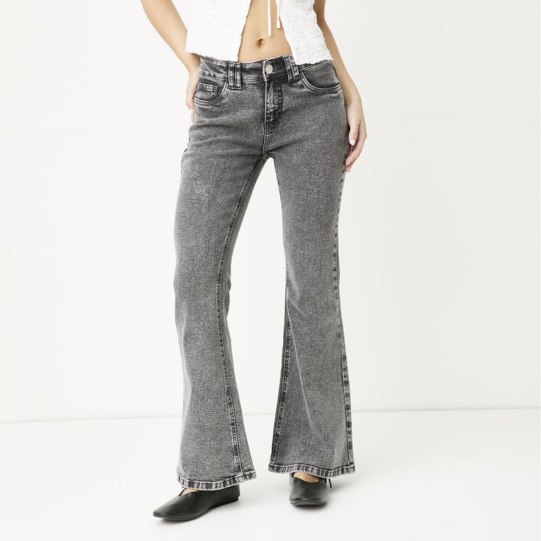 Jeans Flare Tiro Medio Mujer