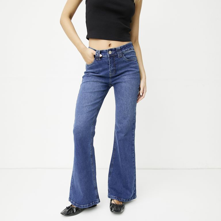 Jeans Flare Tiro Medio Mujer