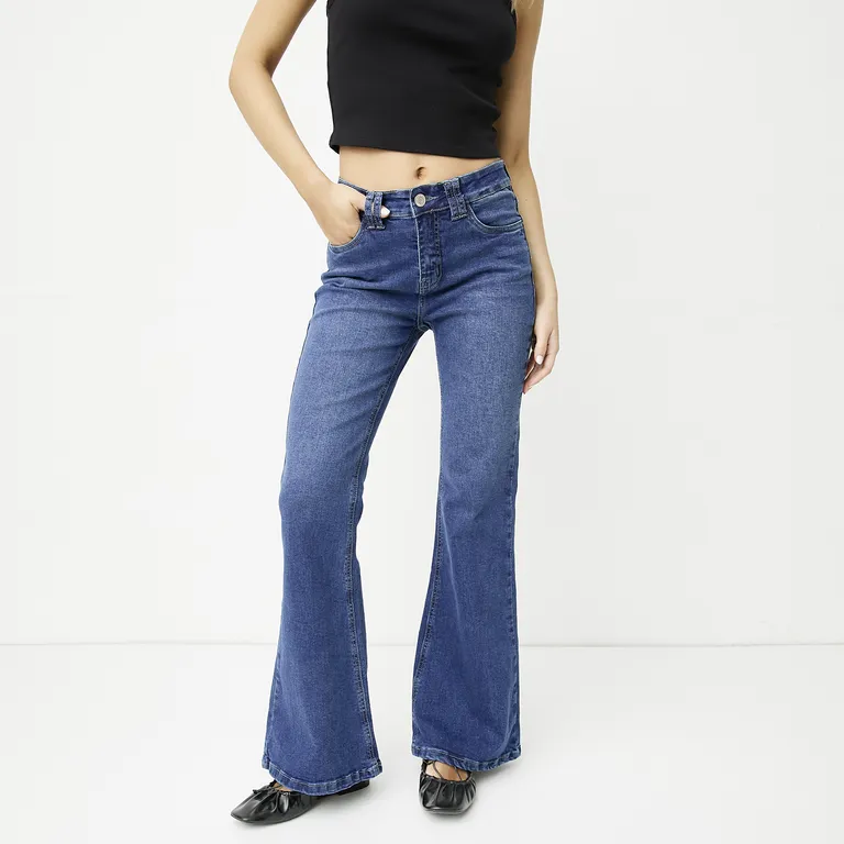 Jeans Flare Tiro Medio Mujer