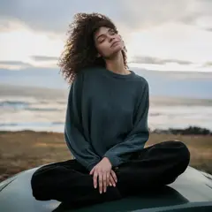 WILD LAMA - Sweater Noa Mujer