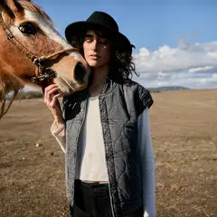 WILD LAMA - Chaqueta Roma Mujer