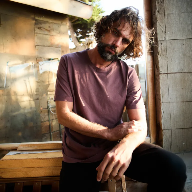 Polera Bat Orgánica Burdeo Hombre