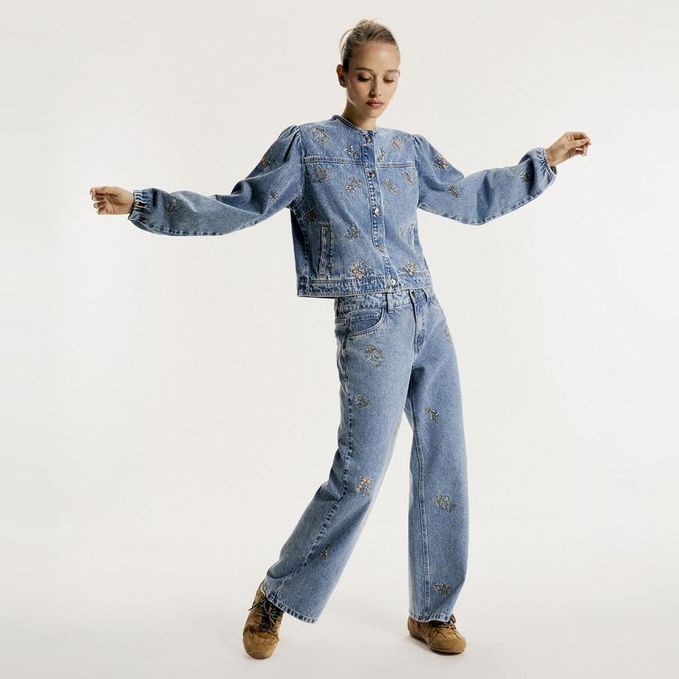 Jeans Bordado Tiro Medio Mujer