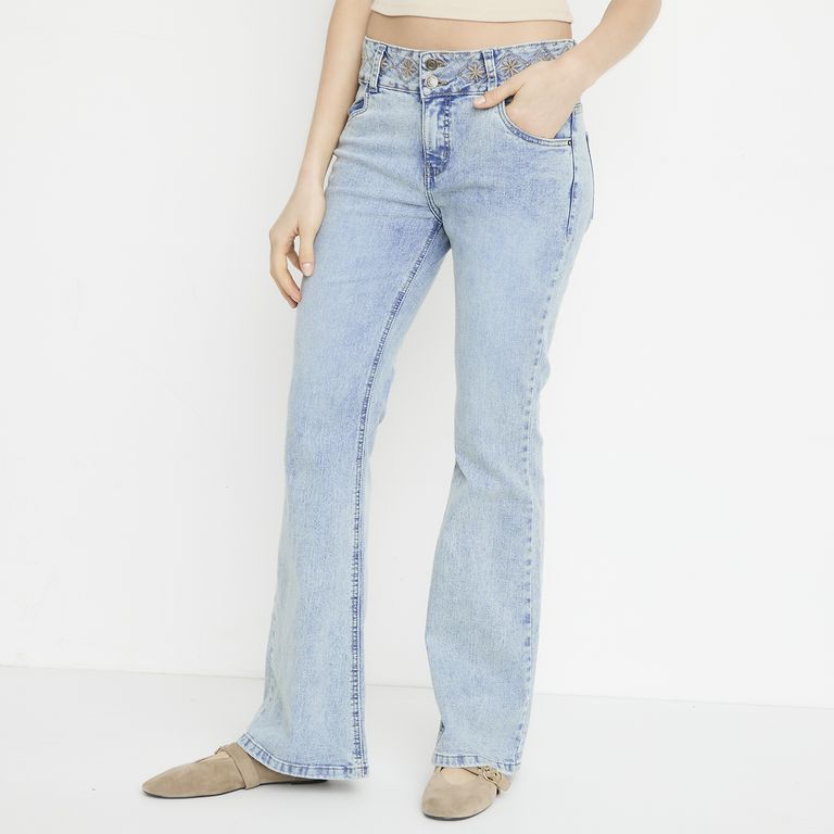 Jeans Bordado Flare Tiro Medio Mujer