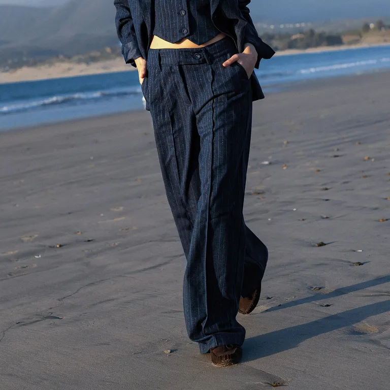 Pantalón Sastrero Raya Lurex Blue Tiro Medio Mujer