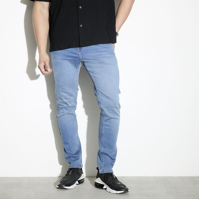 Jeans Slim Tiro Medio Hombre