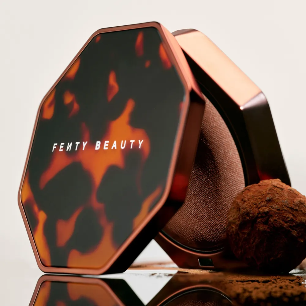 Cheeks Suede Powder Blush - Sweet Truffle 06 Fenty, foto 2