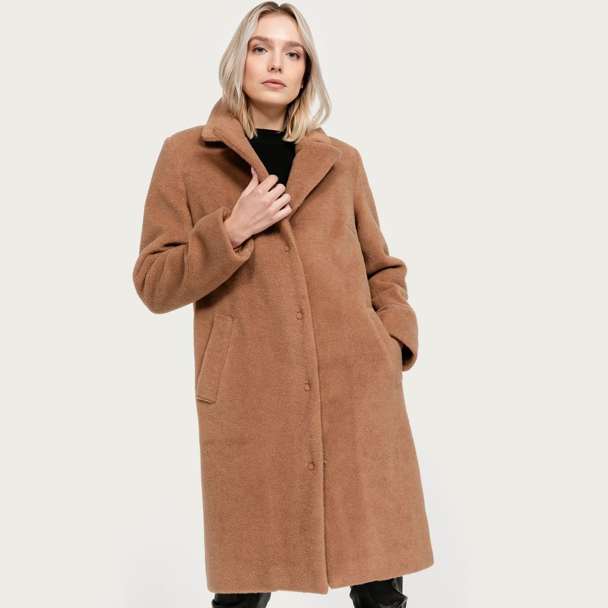 CECILIA BOLOCCO - Abrigo italia Colección Cecilia Bolocco para Apology