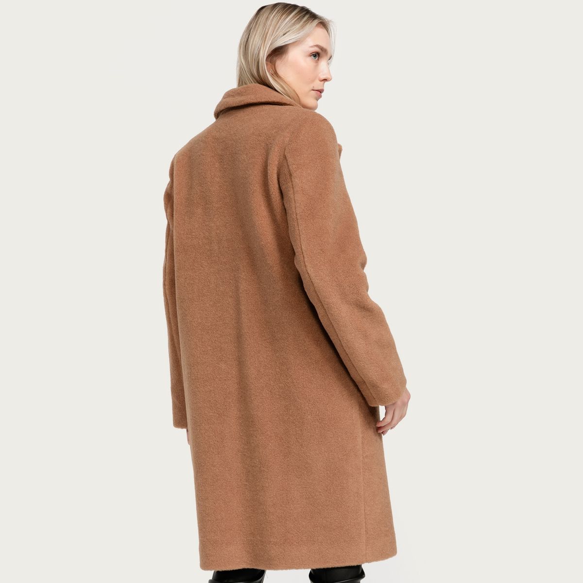 CECILIA BOLOCCO - Abrigo italia Colección Cecilia Bolocco para Apology