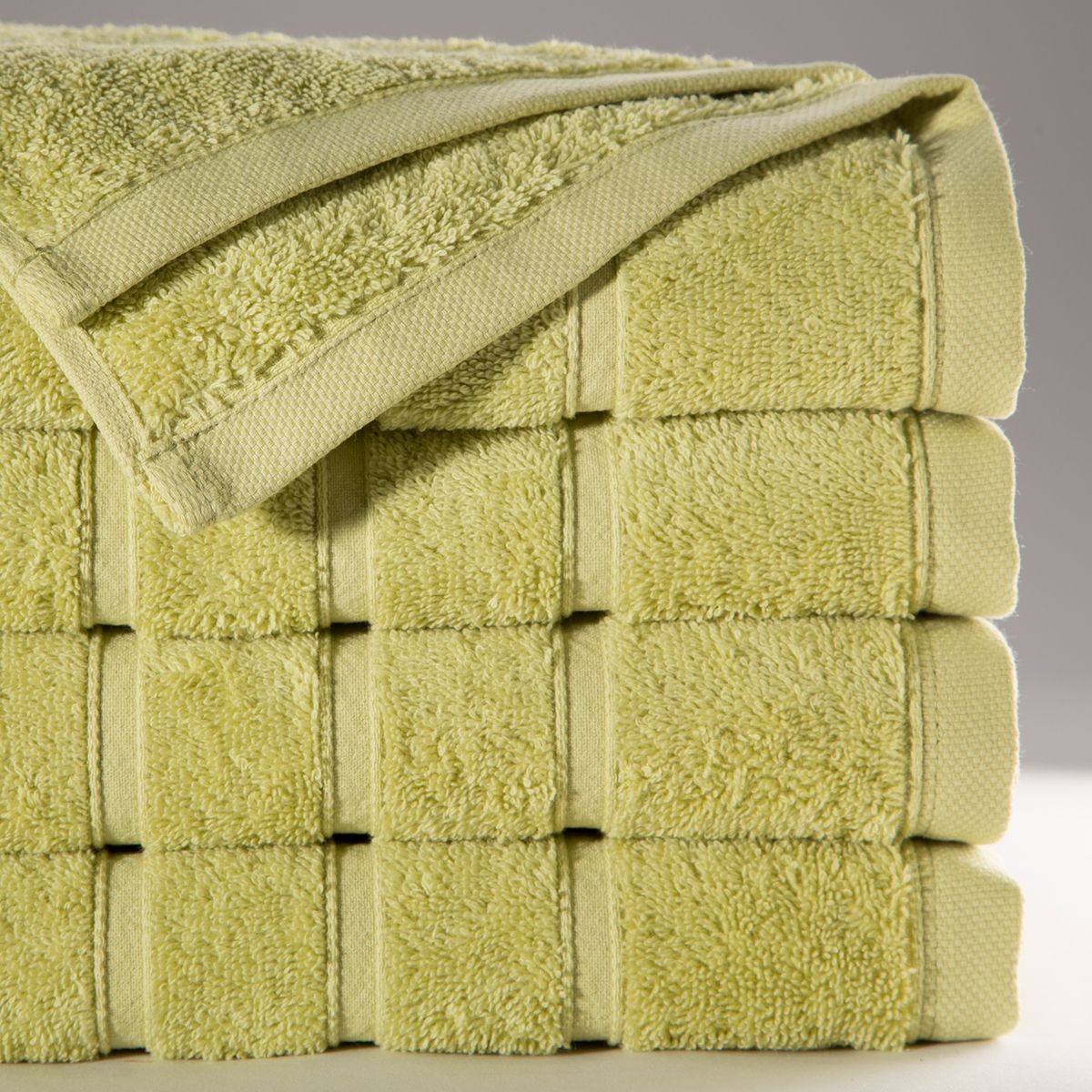 BASEMENT HOME - Toalla Extra Grande de Baño Combed 680 gr