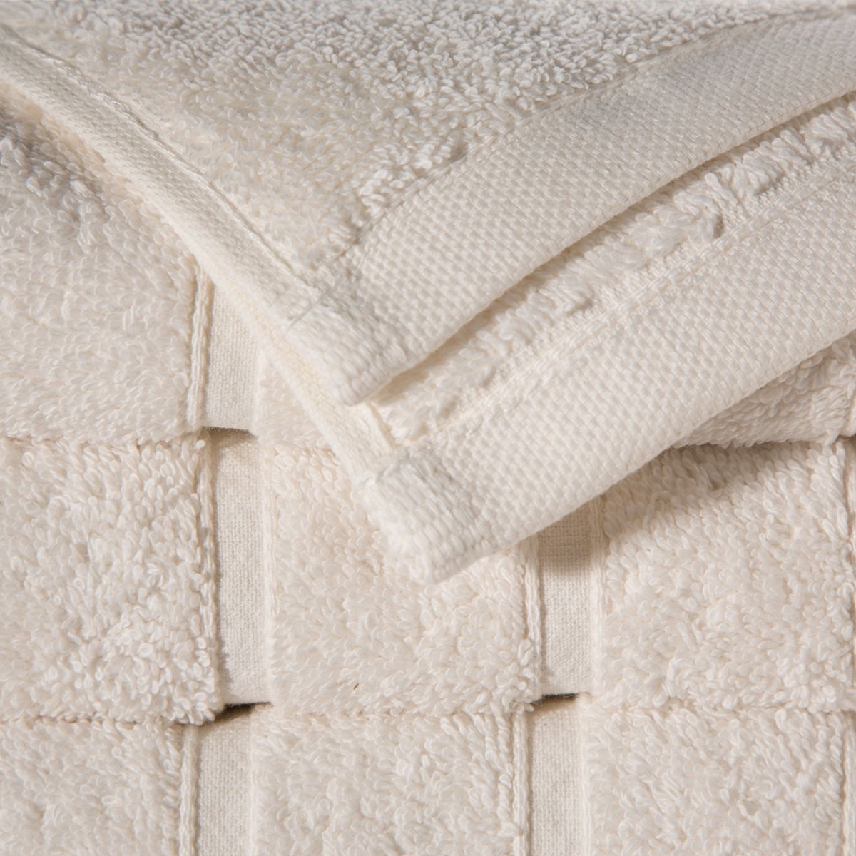 BASEMENT HOME - Toalla Extra Grande de Baño Combed 680 gr